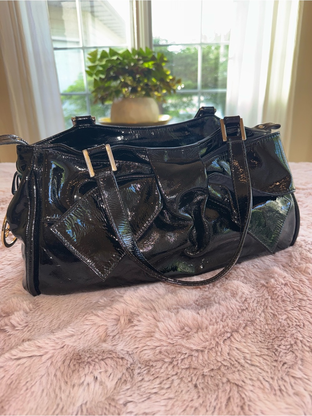 *RARE* Vintage Weill 100% Calfskin Leather Patent Shoulder Bag with Bow Detail